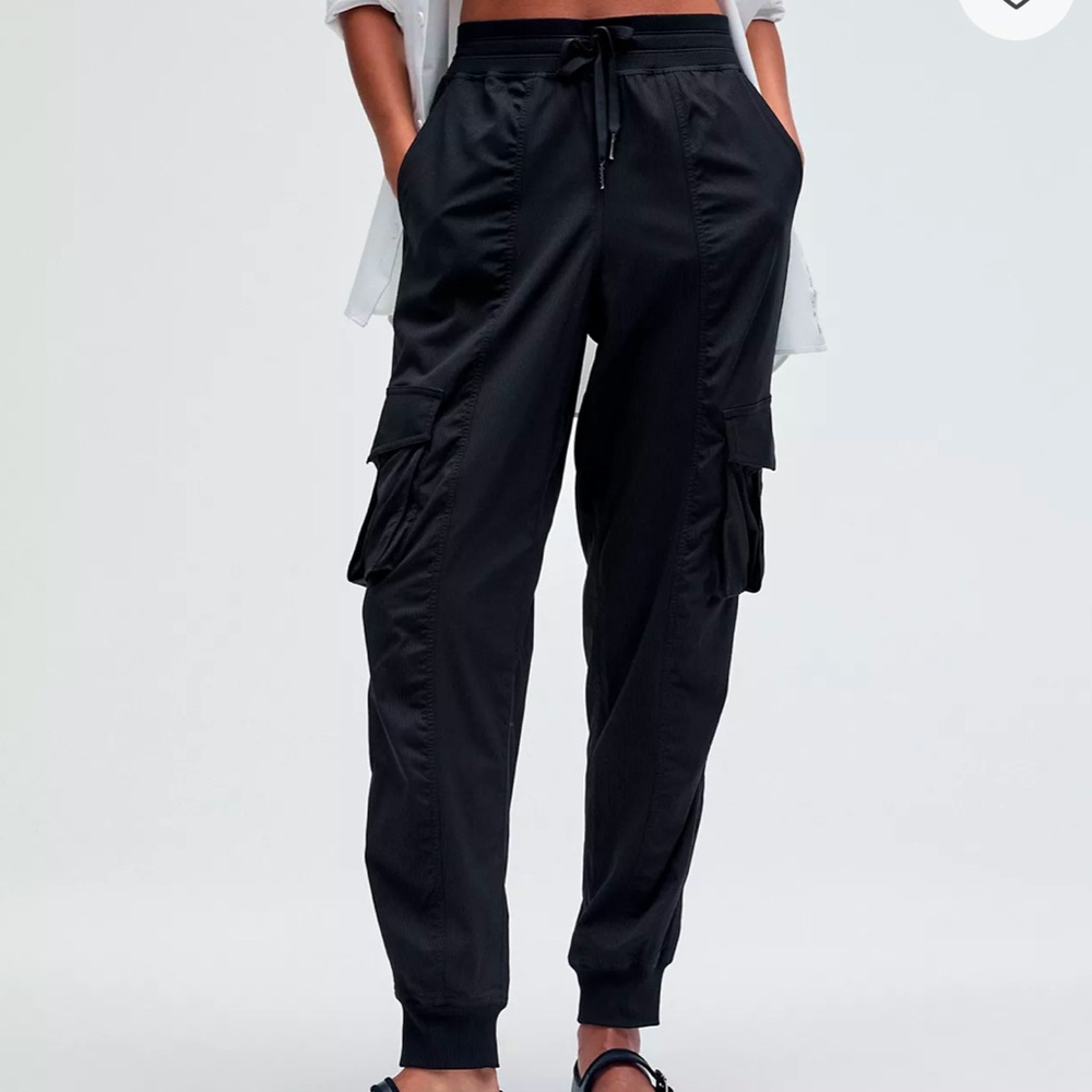 Lululemon Dance Studio Relaxed-Fit Mid-Rise Cargo Jogger